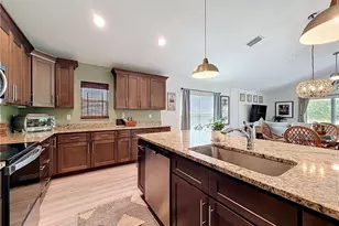 539 W Back Nine Cir, Beverly Hills, FL 34465 - Photo 13