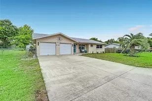 1225 NE 2nd St, Crystal River, FL 34429 - Photo 7