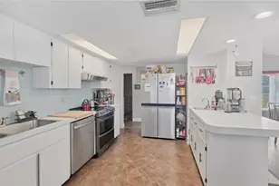 7203 Bramblewood Dr, Port Richey, FL 34668 - Photo 7