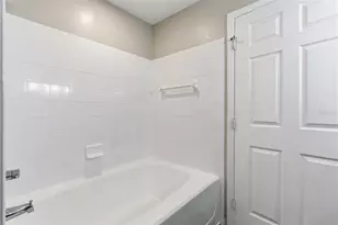 9646 Lake Chase Island Way, Tampa, FL 33626 - Photo 23