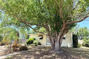 7055 Merrick Ln, Spring Hill, FL 34606 - Photo 3