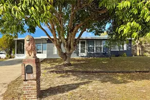 72 Lake Shore Dr, Palm Harbor, FL 34684 - Photo 1