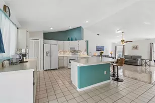 907 Brittany Park Blvd, Tarpon Springs, FL 34689 - Photo 17