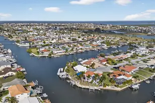 4927 Forestay Ct, New Port Richey, FL 34652 - Photo 7