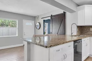 6860 14th Way S, Saint Petersburg, FL 33705 - Photo 11