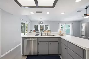 8370 Windridge Way, Weeki Wachee, FL 34613 - Photo 21