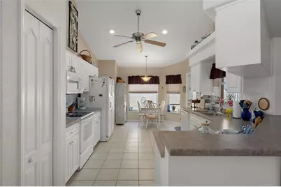 382 Royal Palm Way, Spring Hill, FL 34608 - Photo 5