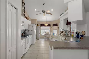 382 Royal Palm Way, Spring Hill, FL 34608 - Photo 5