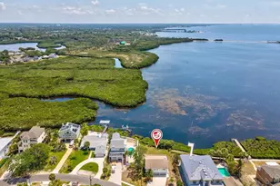 1647 Seabreeze Dr, Tarpon Springs, FL 34689 - Photo 41