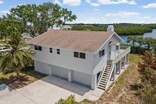 1647 Seabreeze Dr, Tarpon Springs, FL 34689 - Photo 39
