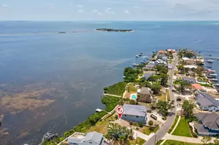 1647 Seabreeze Dr, Tarpon Springs, FL 34689 - Photo 43