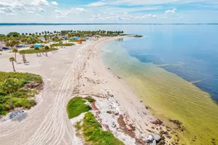 1647 Seabreeze Dr, Tarpon Springs, FL 34689 - Photo 59