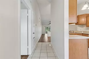 3410 Laurel Dale Dr, Tampa, FL 33618 - Photo 33