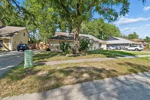 3410 Laurel Dale Dr, Tampa, FL 33618 - Photo 11