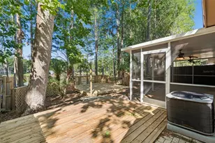 3410 Laurel Dale Dr, Tampa, FL 33618 - Photo 13