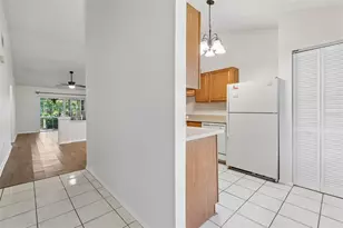 3410 Laurel Dale Dr, Tampa, FL 33618 - Photo 27