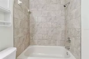 3410 Laurel Dale Dr, Tampa, FL 33618 - Photo 57