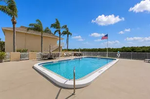 8818 Bay Pointe Dr, Tampa, FL 33615 - Photo 15