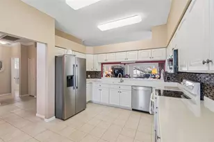 18109 Tiverton Ct, Hudson, FL 34667 - Photo 5