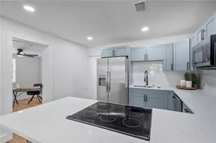 5052 Jasmine Circle, Saint Petersburg, FL 33714 - Photo 5