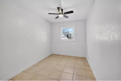 773 W Harbor Drive S, Saint Petersburg, FL 33705 - Photo 17