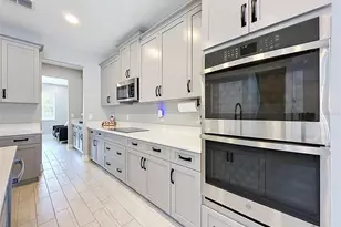 33163 Sycamore Leaf Dr, Wesley Chapel, FL 33545 - Photo 17