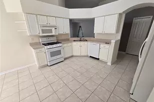 24505 Landing Dr, Lutz, FL 33559 - Photo 7
