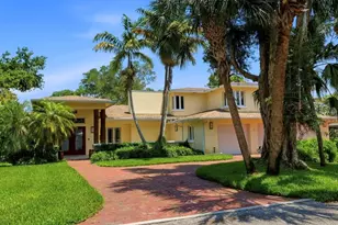 6000 2nd St S, Saint Petersburg, FL 33705 - Photo 1