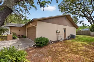6336 Shane Ln, New Port Richey, FL 34653 - Photo 29