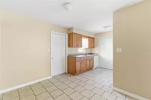 3052 Park Ln, Dunedin, FL 34698 - Photo 13