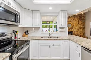 10100 Vancouver Rd, Spring Hill, FL 34608 - Photo 11