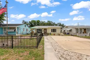 811 48th Ave N, Saint Petersburg, FL 33703 - Photo 1