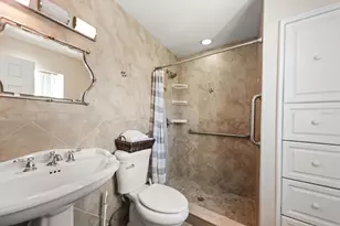 811 48th Ave N, Saint Petersburg, FL 33703 - Photo 17