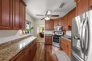 811 48th Ave N, Saint Petersburg, FL 33703 - Photo 9