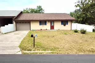 700 W Dampier St, Inverness, FL 34450 - Photo 1