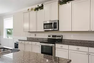 13897 Blythewood Dr, Spring Hill, FL 34609 - Photo 23