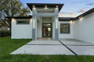 9201 Nightingale Rd, Weeki Wachee, FL 34613 - Photo 5