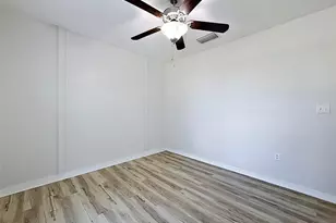 1801 Broad Winged Hawk Dr, Ruskin, FL 33570 - Photo 35