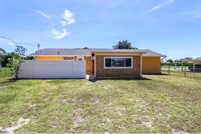 582 Ridgewood Street NW, Port Charlotte, FL 33952 - Photo 3