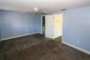 582 Ridgewood St NW, Port Charlotte, FL 33952 - Photo 21