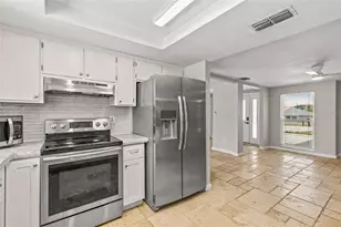 10116 Vancouver Rd, Spring Hill, FL 34608 - Photo 17