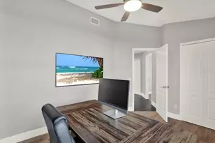 8035 Canterbury Lake Blvd, Tampa, FL 33619 - Photo 15