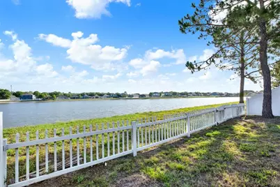 8035 Canterbury Lake Boulevard, Tampa, FL 33619 - Photo 17