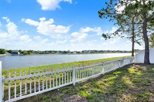 8035 Canterbury Lake Blvd, Tampa, FL 33619 - Photo 17