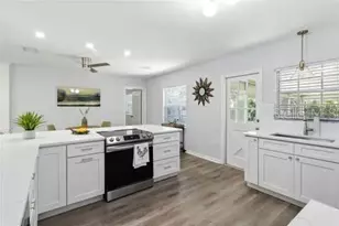 2510 Lake Ellen Dr, Tampa, FL 33618 - Photo 15