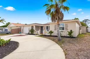 9105 Chantilly Ln, Port Richey, FL 34668 - Photo 3