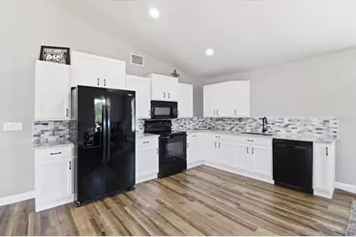 9560 N Parkwood Avenue, Dunnellon, FL 34433 - Photo 15