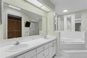 10439 Casa Grande Cir, Spring Hill, FL 34608 - Photo 17