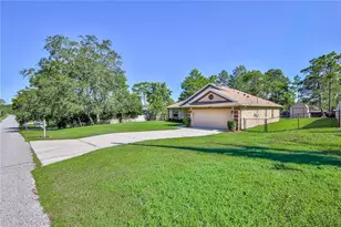 11213 Flock Ave, Weeki Wachee, FL 34613 - Photo 3