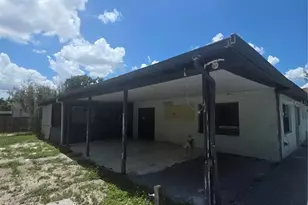 12521 Pittsfield Ave, Tampa, FL 33624 - Photo 9